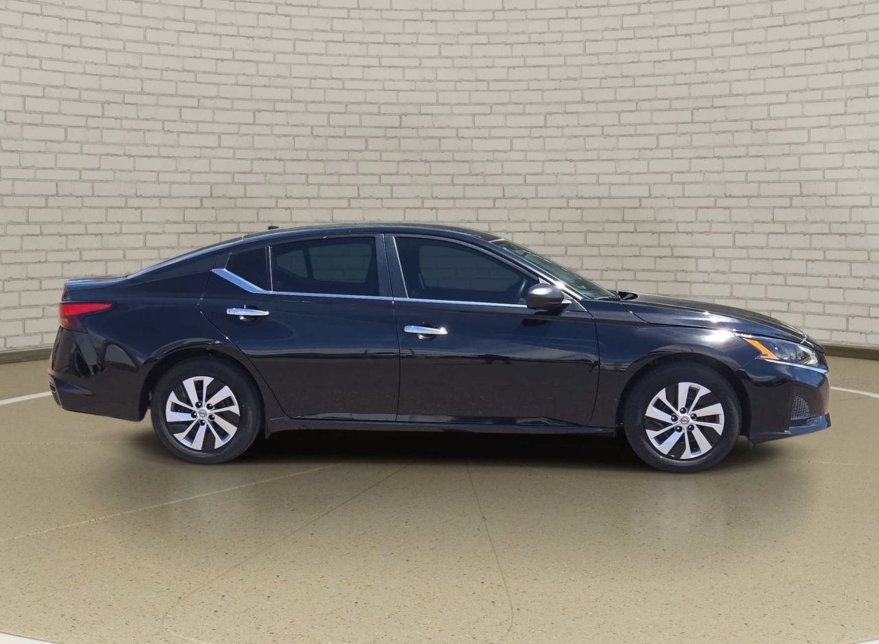 Used 2025 Nissan Altima 2.5 S FWD image 4