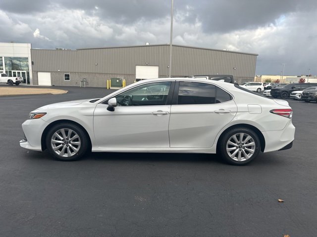 Used 2019 Toyota Camry L image 4