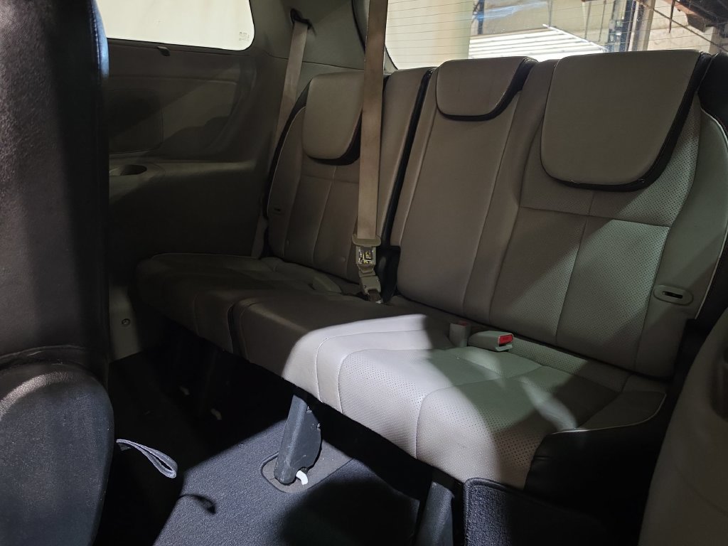 Used 2019 Kia Sedona EX FWD image 24