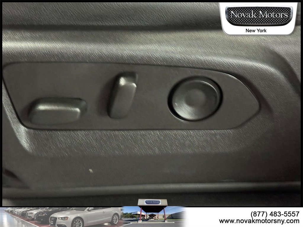 Used 2022 Chevrolet Tahoe LT w/ LT Signature Plus Package image 16