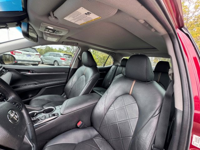 Used 2019 Toyota Camry XLE image 10