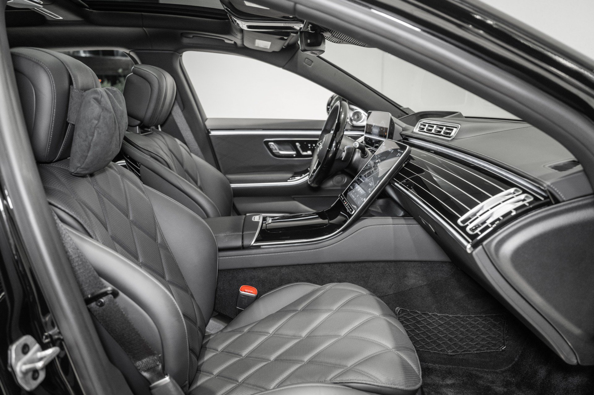 Used 2024 Mercedes-Benz Maybach S 580 4MATIC image 33