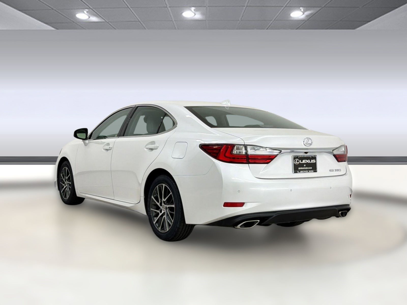 Used 2018 Lexus ES 350 w/ Luxury Package w/Wood Trim image 3