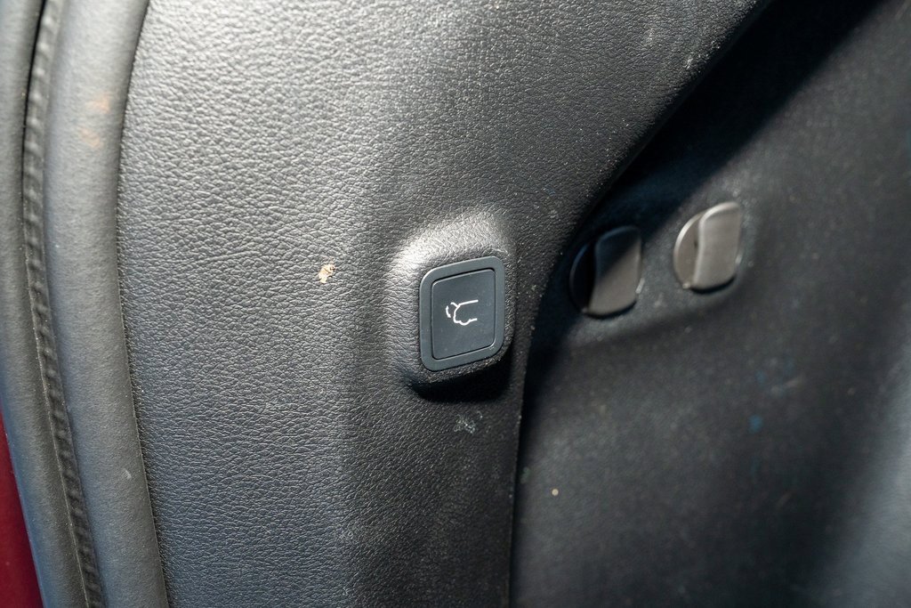 Used 2019 Jeep Cherokee Latitude Plus w/ Comfort/Convenience Group image 6