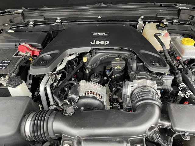 Used 2020 Jeep Wrangler Unlimited Sahara w/ Cold Weather Group image 28