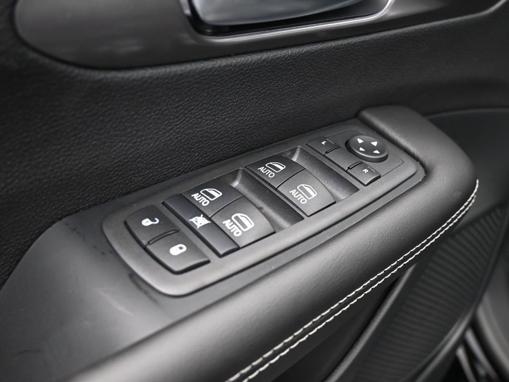 New 2026 Chrysler Pacifica Select image 26