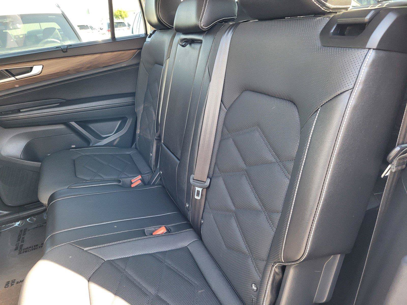 Certified 2024 Volkswagen Atlas SE FWD image 13