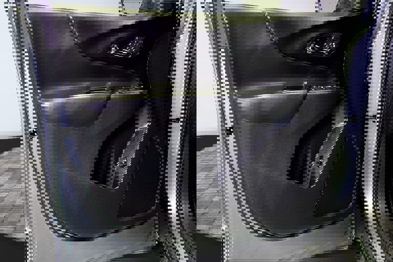 Used 2024 Chevrolet Equinox LT image 19