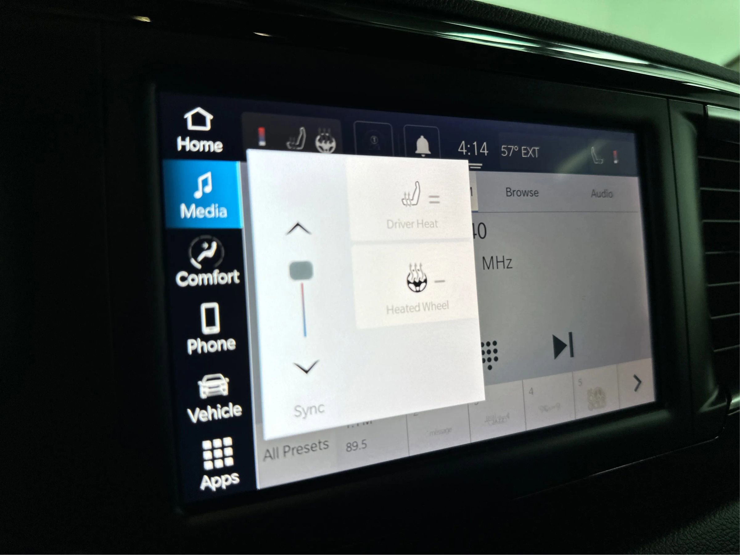 Used 2024 Chrysler Voyager LX image 29