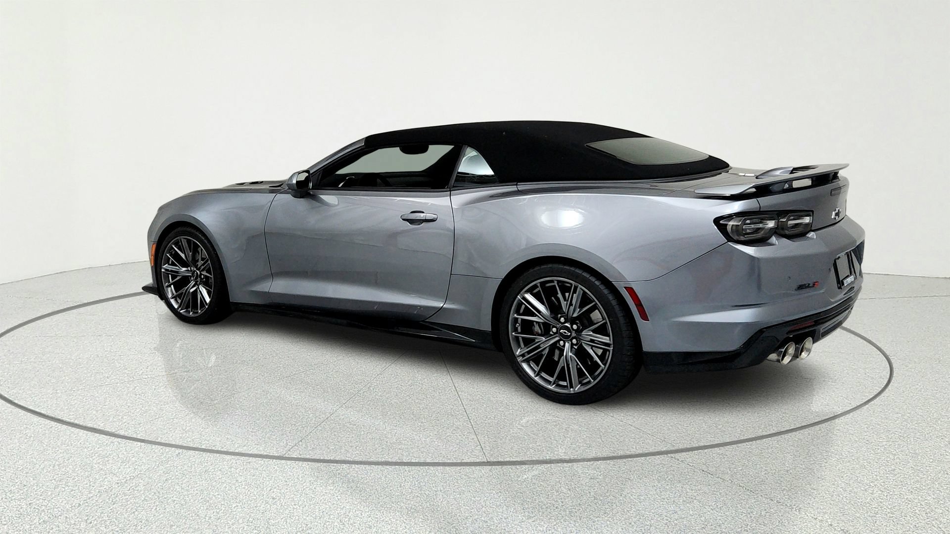 Used 2022 Chevrolet Camaro ZL1 RWD image 3