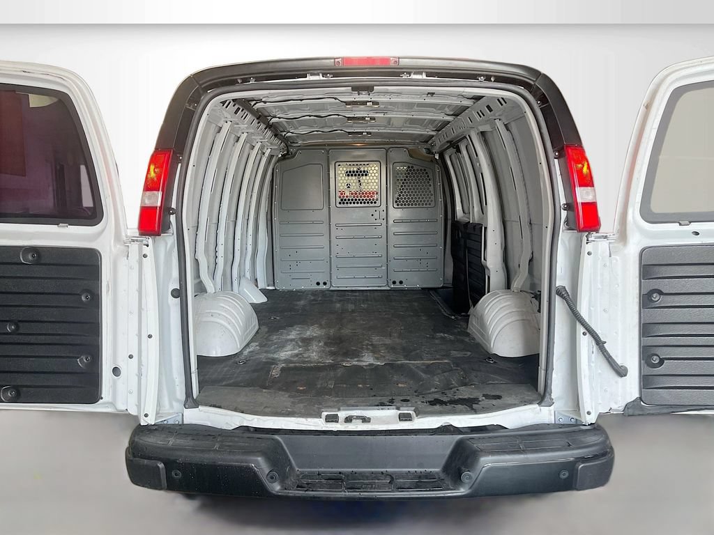 Used 2024 Chevrolet Express 2500 w/ Driver Convenience Package RWD image 23