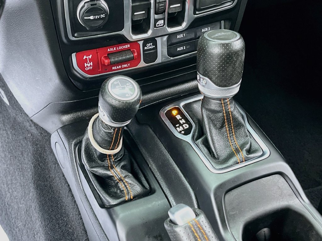 Used 2023 Jeep Gladiator Mojave w/ LED Lighting Group AWD/4WD image 17