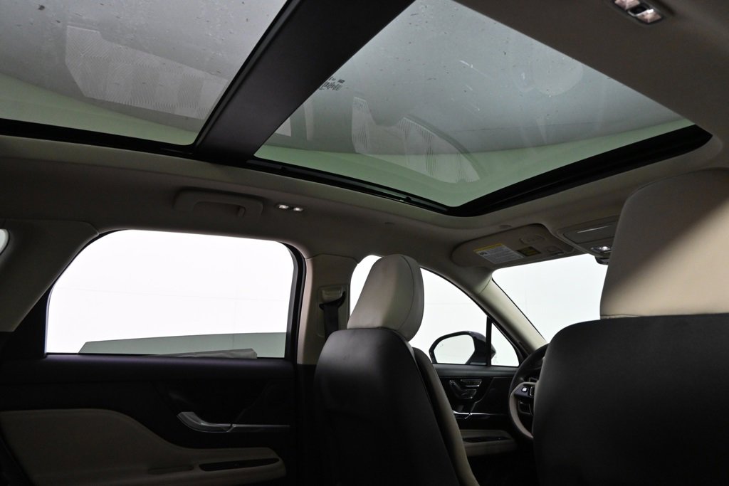 New 2026 Lincoln Corsair Premiere image 17