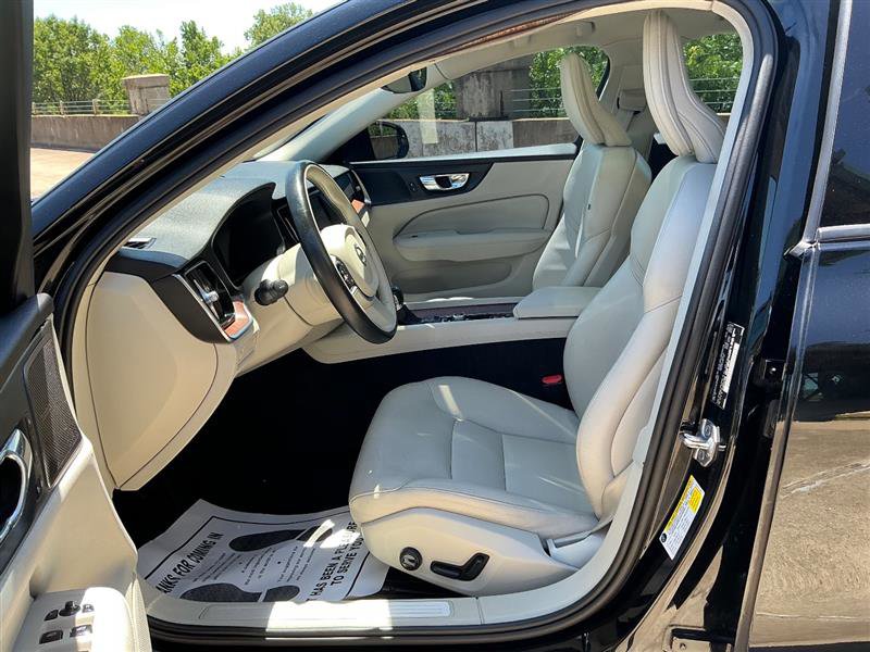 Used 2019 Volvo S60 T5 Momentum w/ Multimedia Package FWD image 28