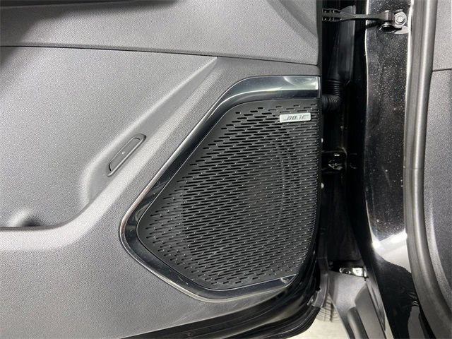 Used 2025 GMC Acadia Elevation image 25