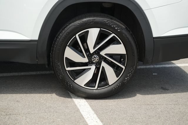 Used 2024 Volkswagen Atlas SE AWD/4WD image 42