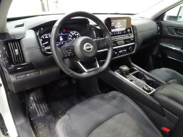 Used 2024 Nissan Pathfinder SV image 22