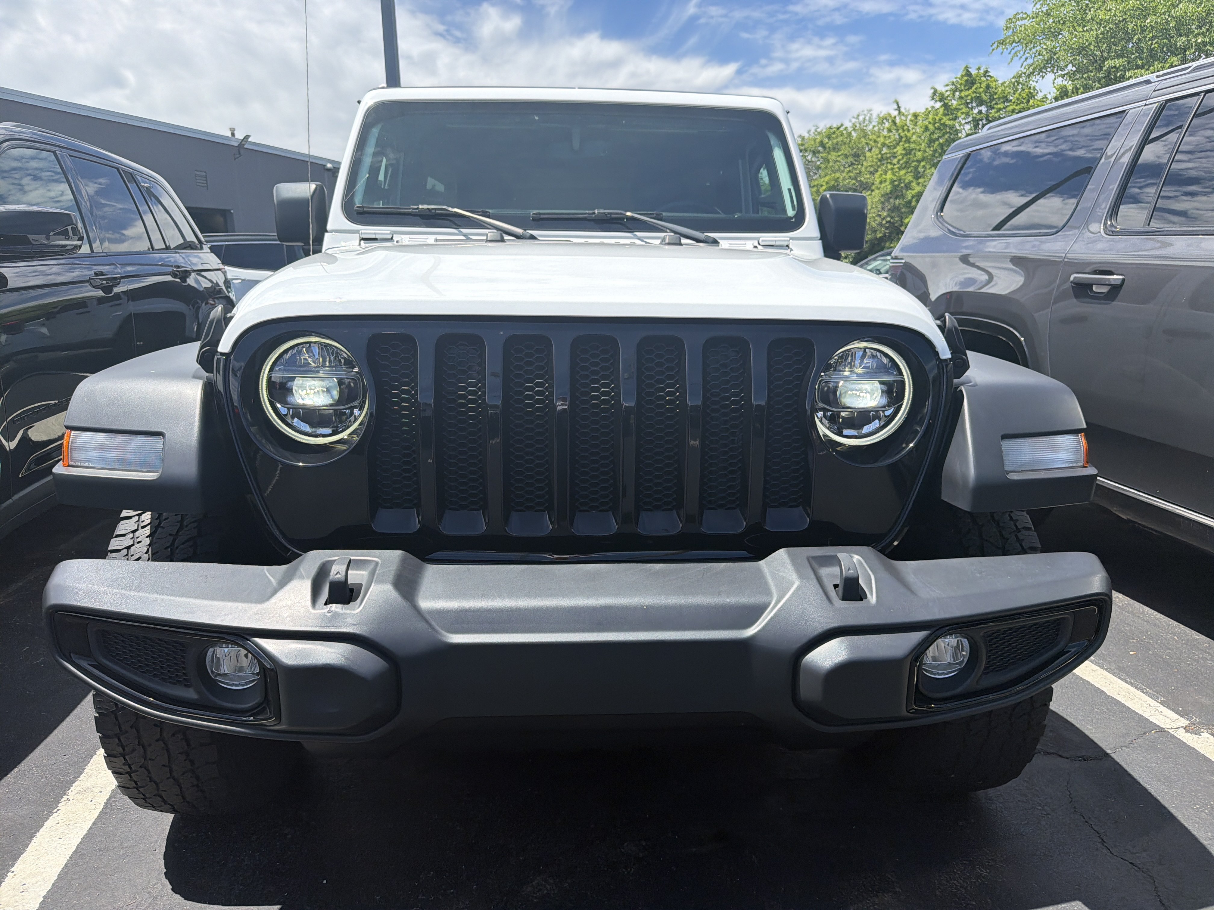 Used 2022 Jeep Wrangler Unlimited Willys AWD/4WD image 2