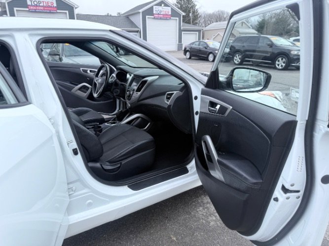 Used 2016 Hyundai Veloster w/ Option Group 02 image 6