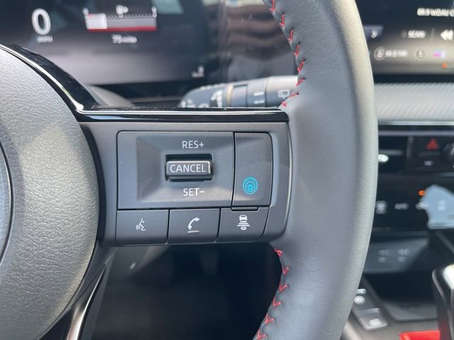 New 2025 Nissan Kicks SR image 31