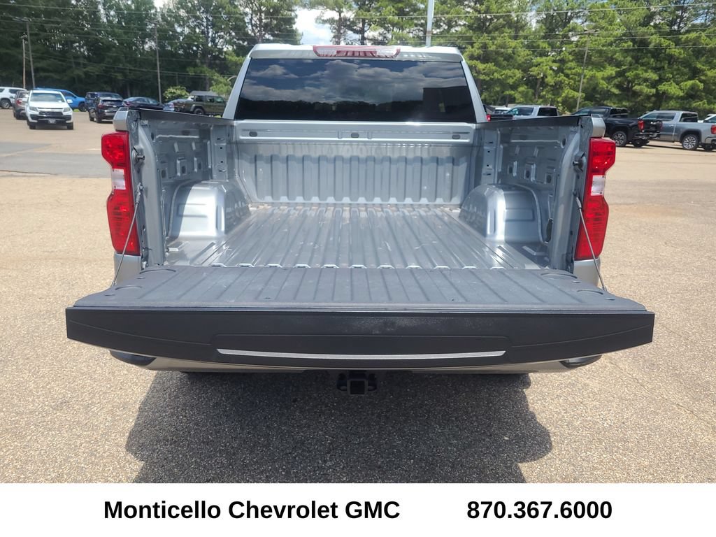 Used 2024 Chevrolet Silverado 1500 Custom RWD image 9