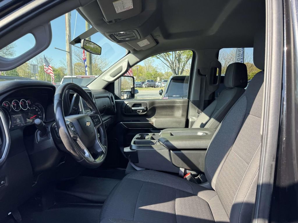 Used 2022 Chevrolet Silverado 3500 LT w/ Convenience Package AWD/4WD image 17