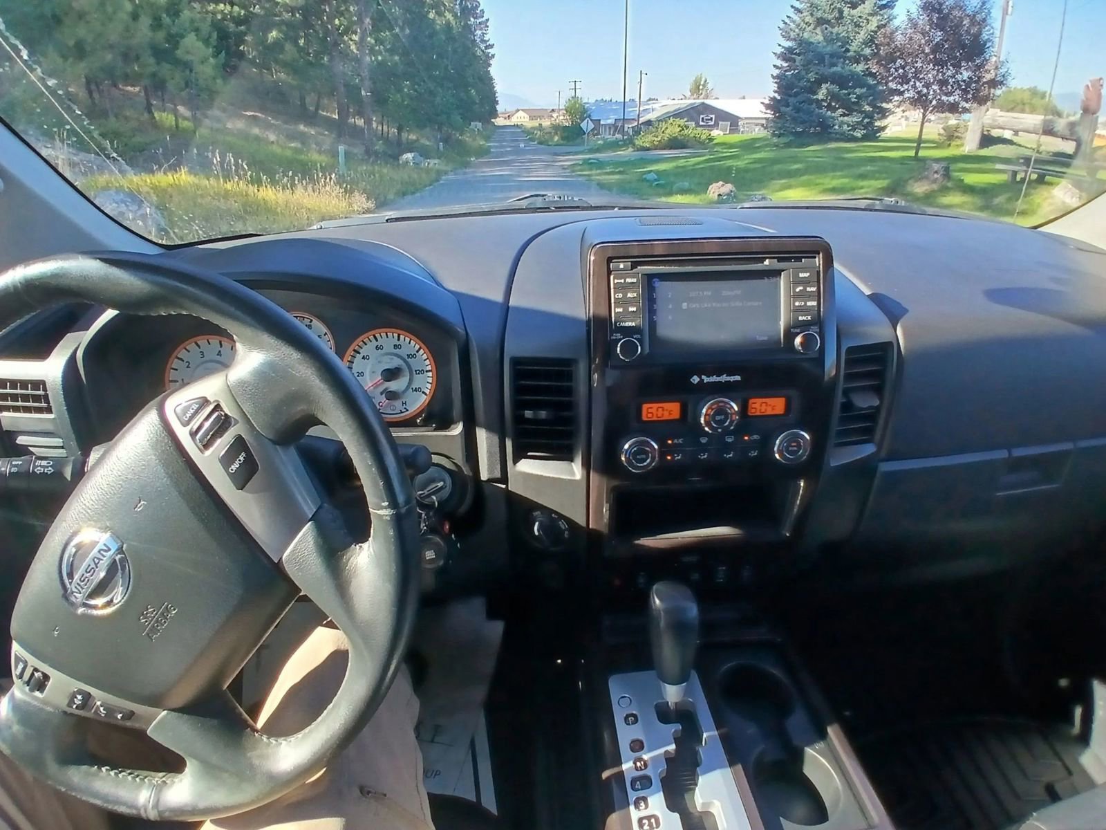 Used 2013 Nissan Titan SL AWD/4WD image 15