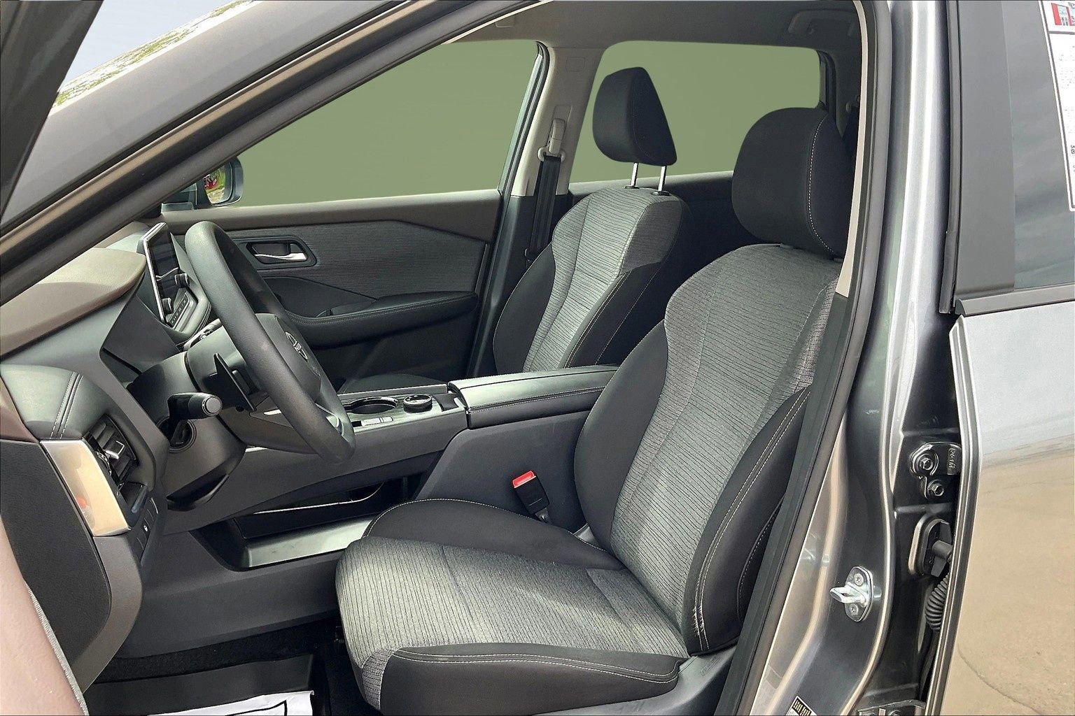 Certified 2023 Nissan Rogue SV image 31