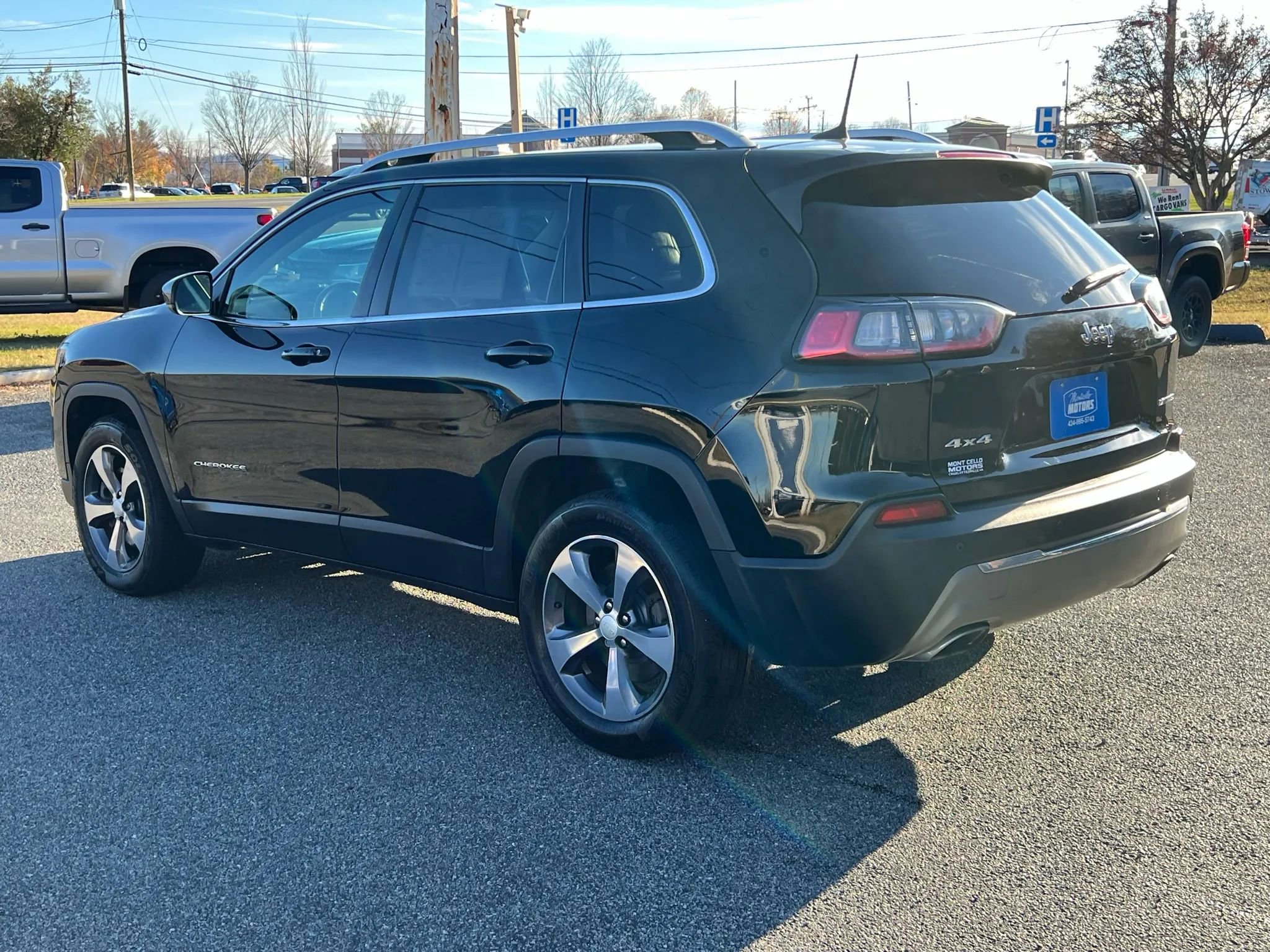 Used 2019 Jeep Cherokee Limited image 7