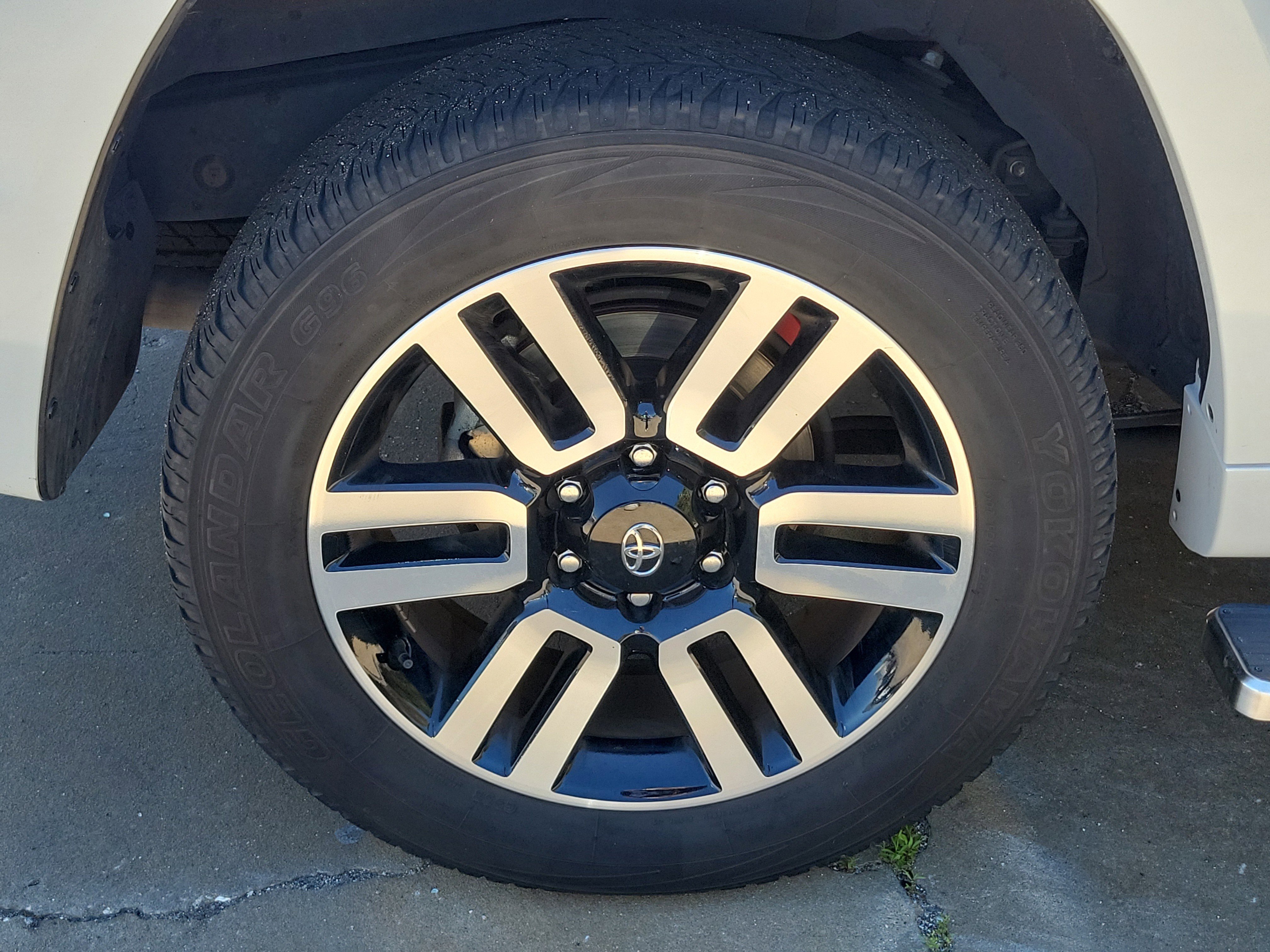 Used 2024 Toyota 4Runner Limited image 3