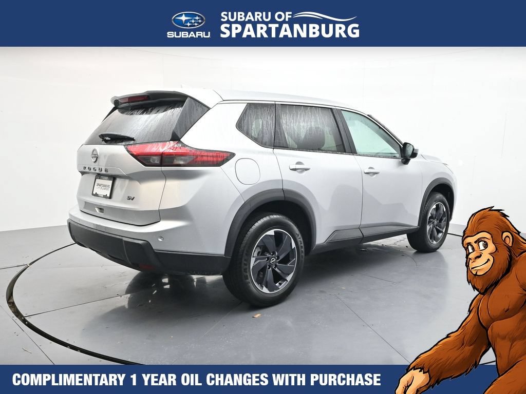 Used 2024 Nissan Rogue SV FWD image 8