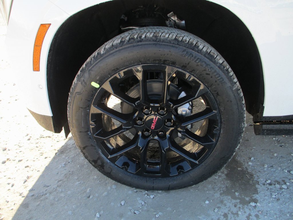 New 2026 GMC Yukon XL Denali w/ Sun & Power Step Package image 13