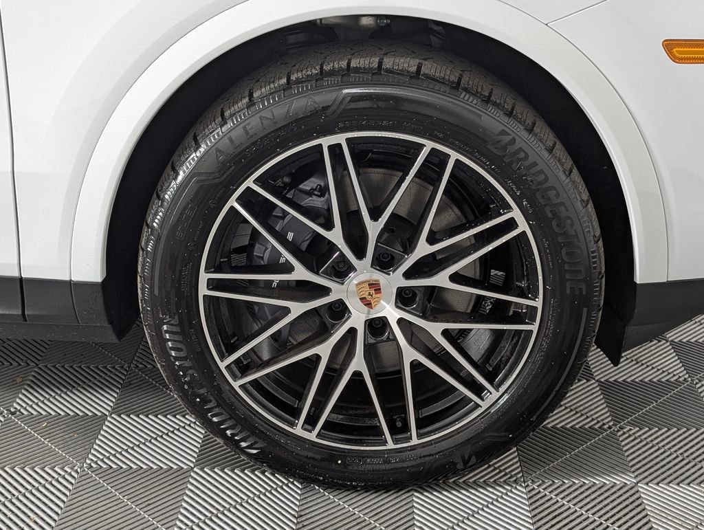 New 2026 Porsche Cayenne image 14
