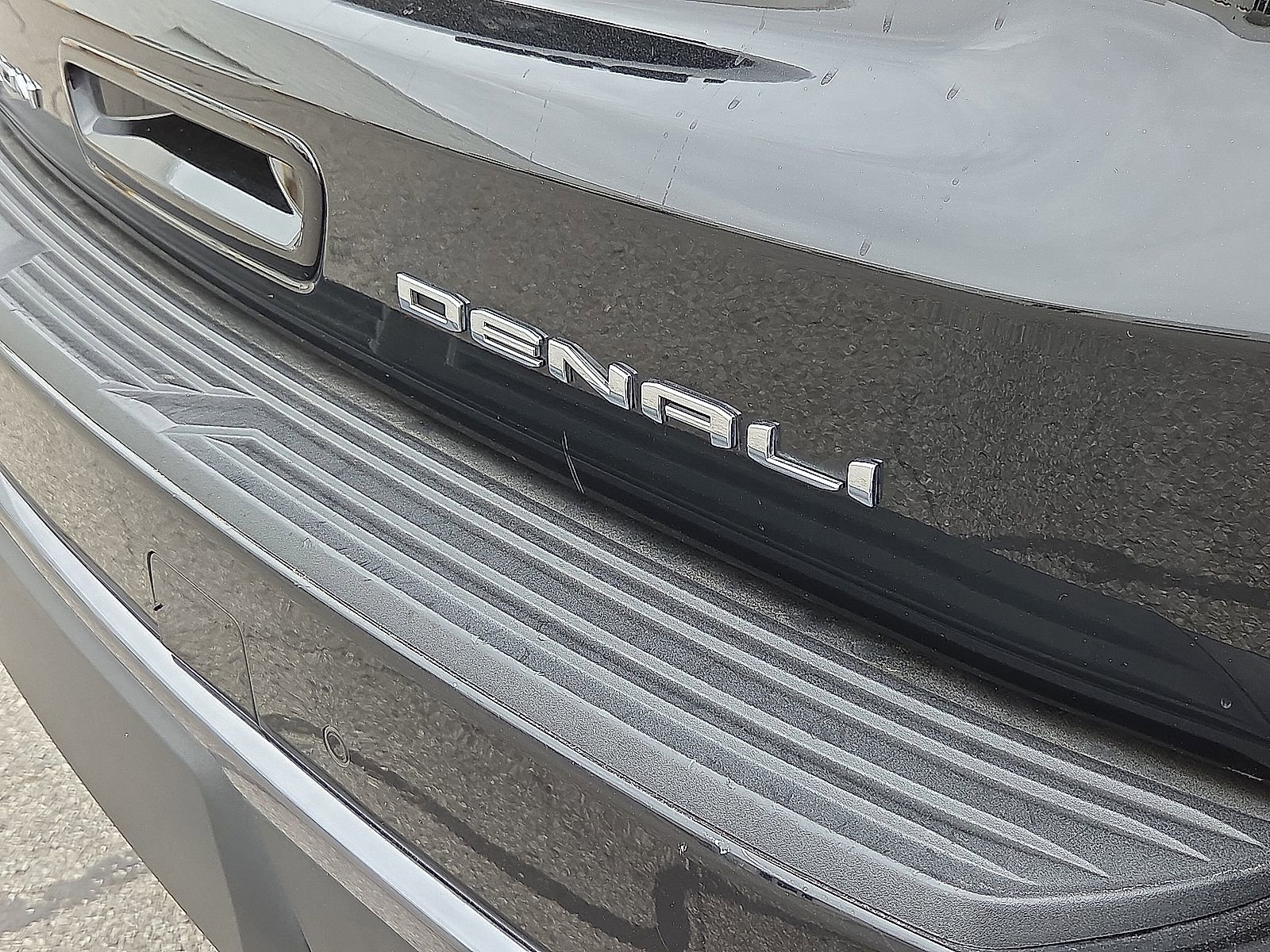 Certified 2023 GMC Yukon Denali Ultimate image 8