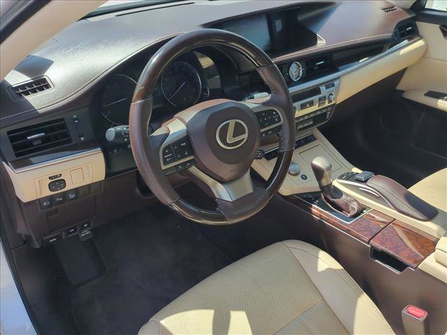 Used 2018 Lexus ES 350 ES 350 w/ Luxury Package w/Wood Trim image 9