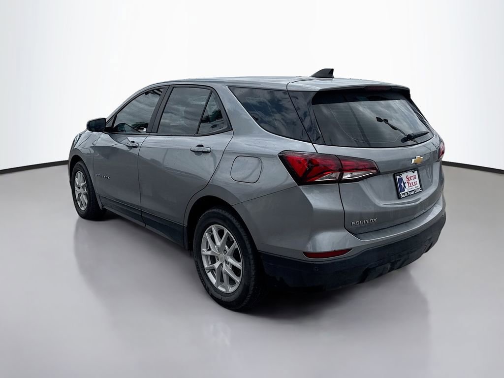Used 2024 Chevrolet Equinox LS w/ Driver Confidence II Package image 5