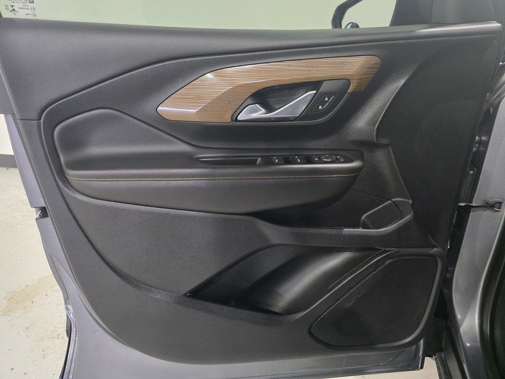 Used 2021 GMC Terrain SLE FWD image 17