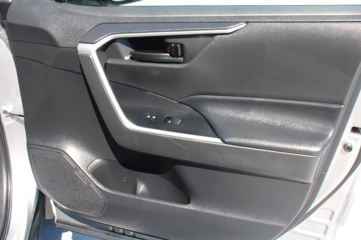 Certified 2023 Toyota RAV4 LE AWD/4WD image 18