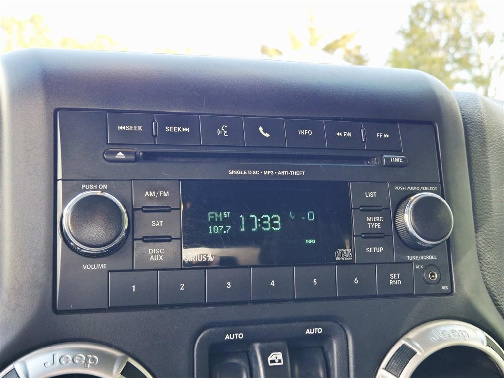 Used 2017 Jeep Wrangler Sahara w/ Connectivity Group image 31