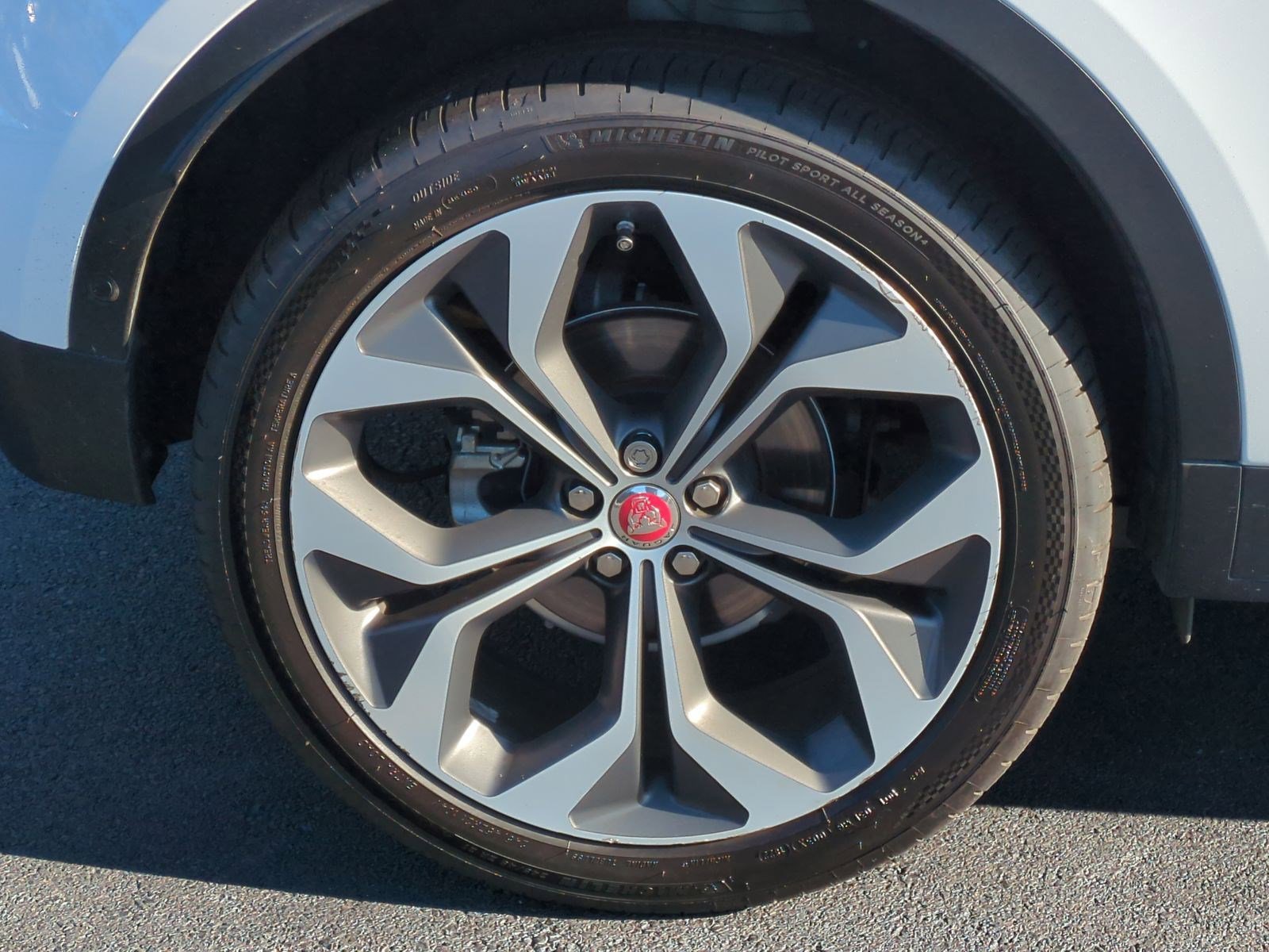 Used 2020 Jaguar E-PACE SE image 13