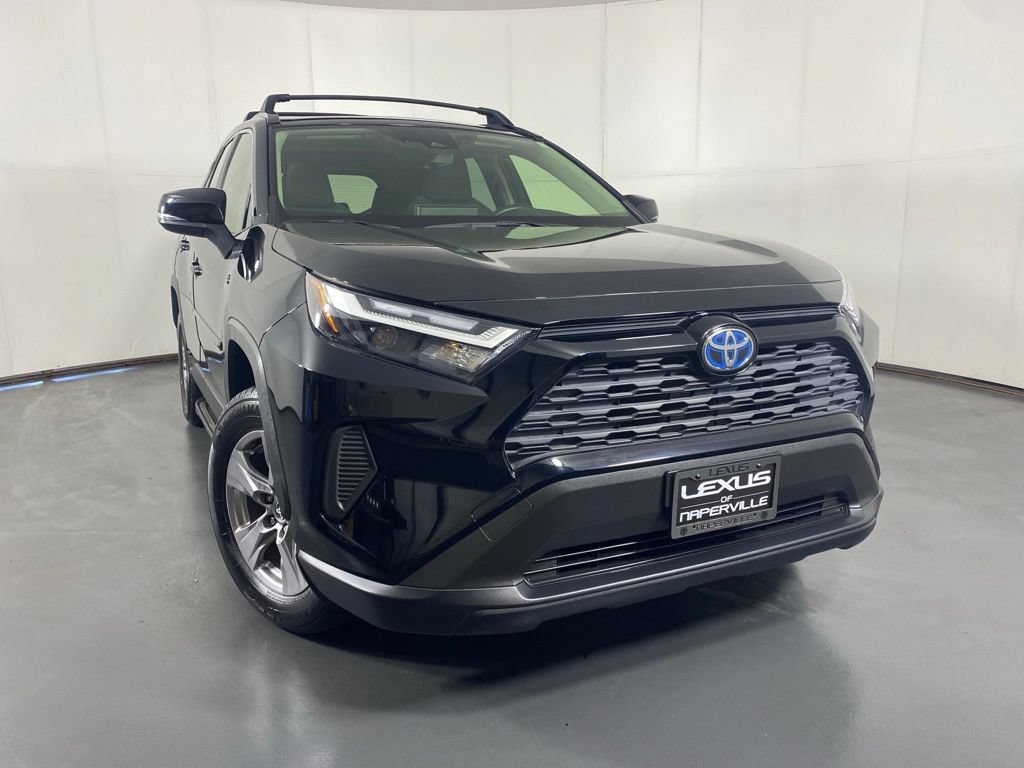 Used 2022 Toyota RAV4 XLE w/ Convenience Package AWD/4WD image 4