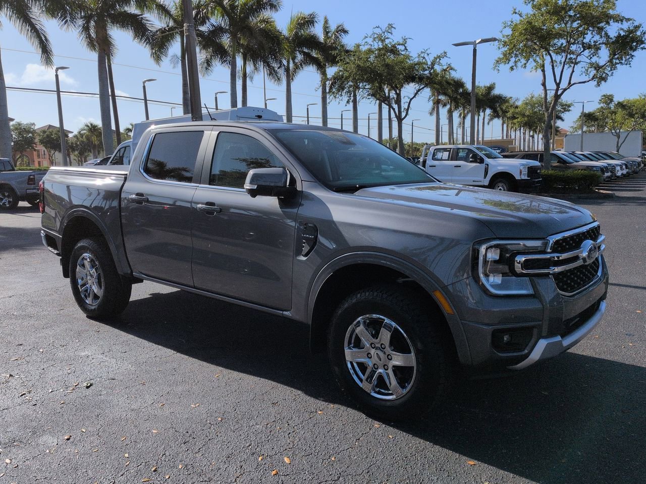 Used 2025 Ford Ranger Lariat w/ Chrome Accent Package AWD/4WD image 2