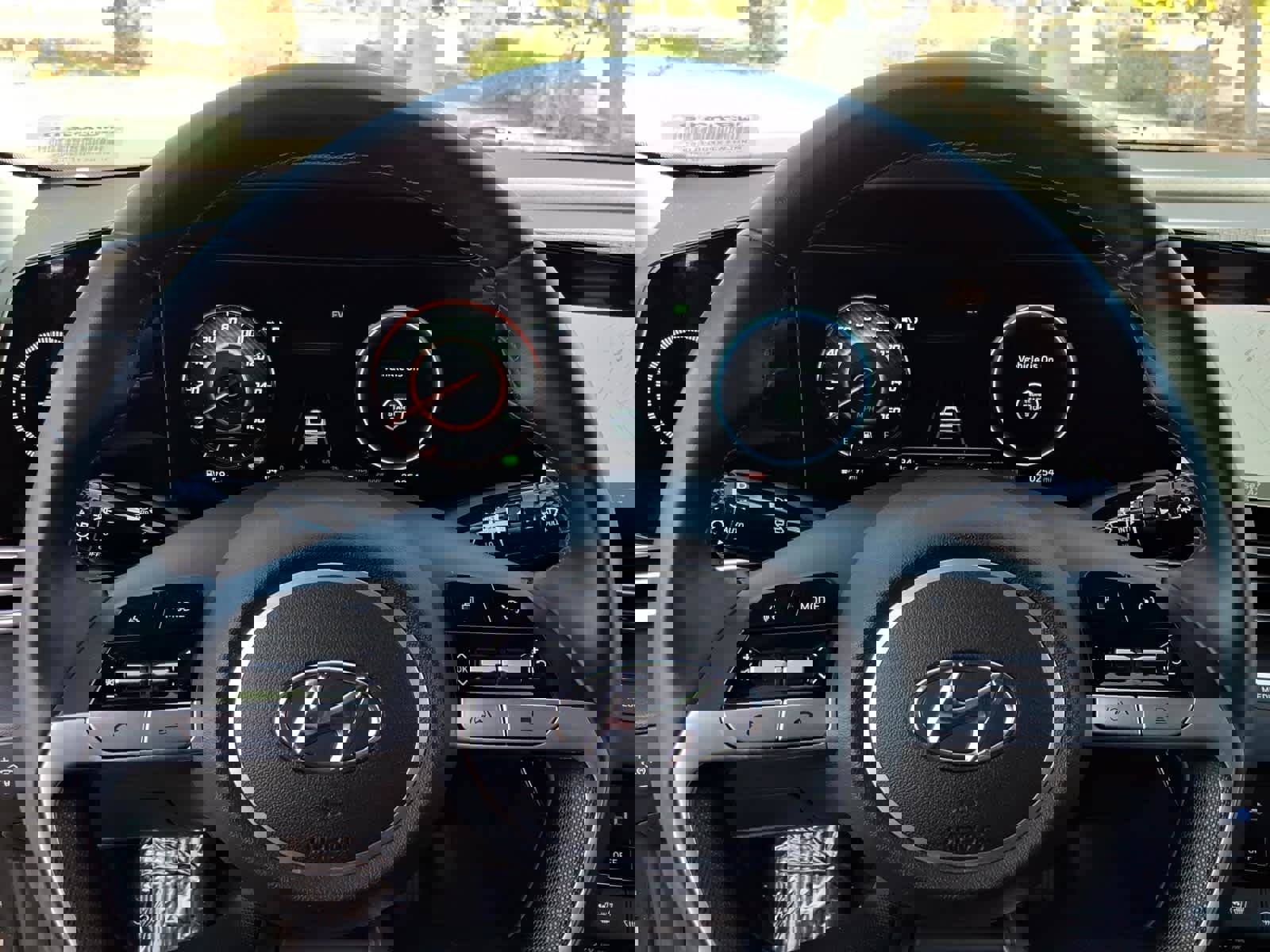 Used 2023 Hyundai Elantra Limited image 31