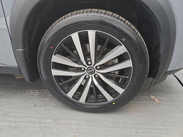 Used 2024 Nissan Pathfinder Platinum image 12