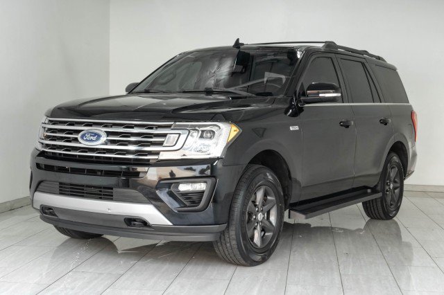 Used 2018 Ford Expedition XLT w/ Equipment Group 202A AWD/4WD image 4