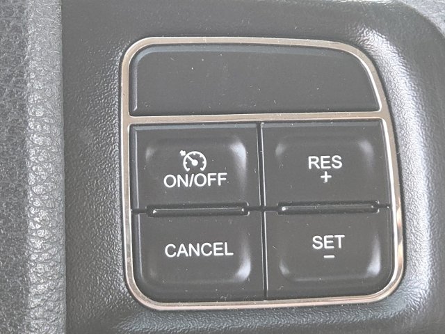 Used 2017 Dodge Grand Caravan SE w/ Power Window Group FWD image 4
