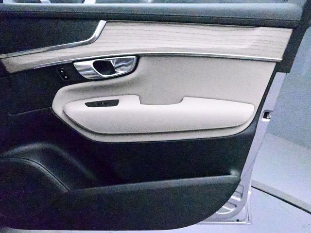 New 2026 Volvo XC90 T8 Core w/ Protection Package Premier image 31