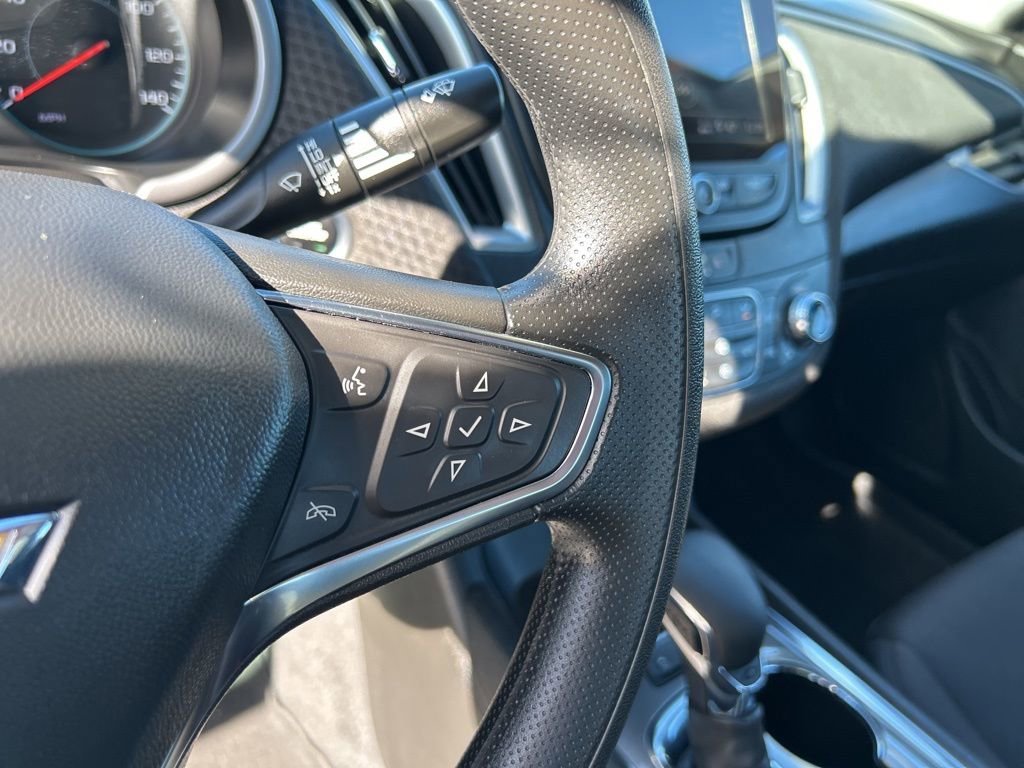 Used 2025 Chevrolet Malibu LT image 19