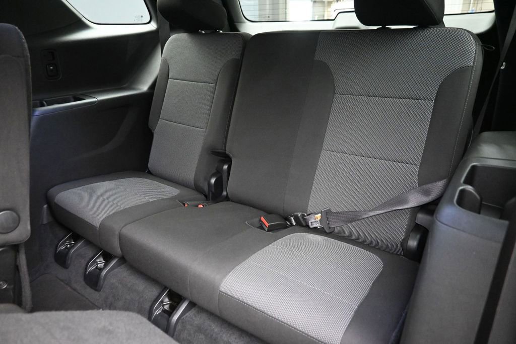 Used 2023 Chevrolet Traverse LT AWD/4WD image 12