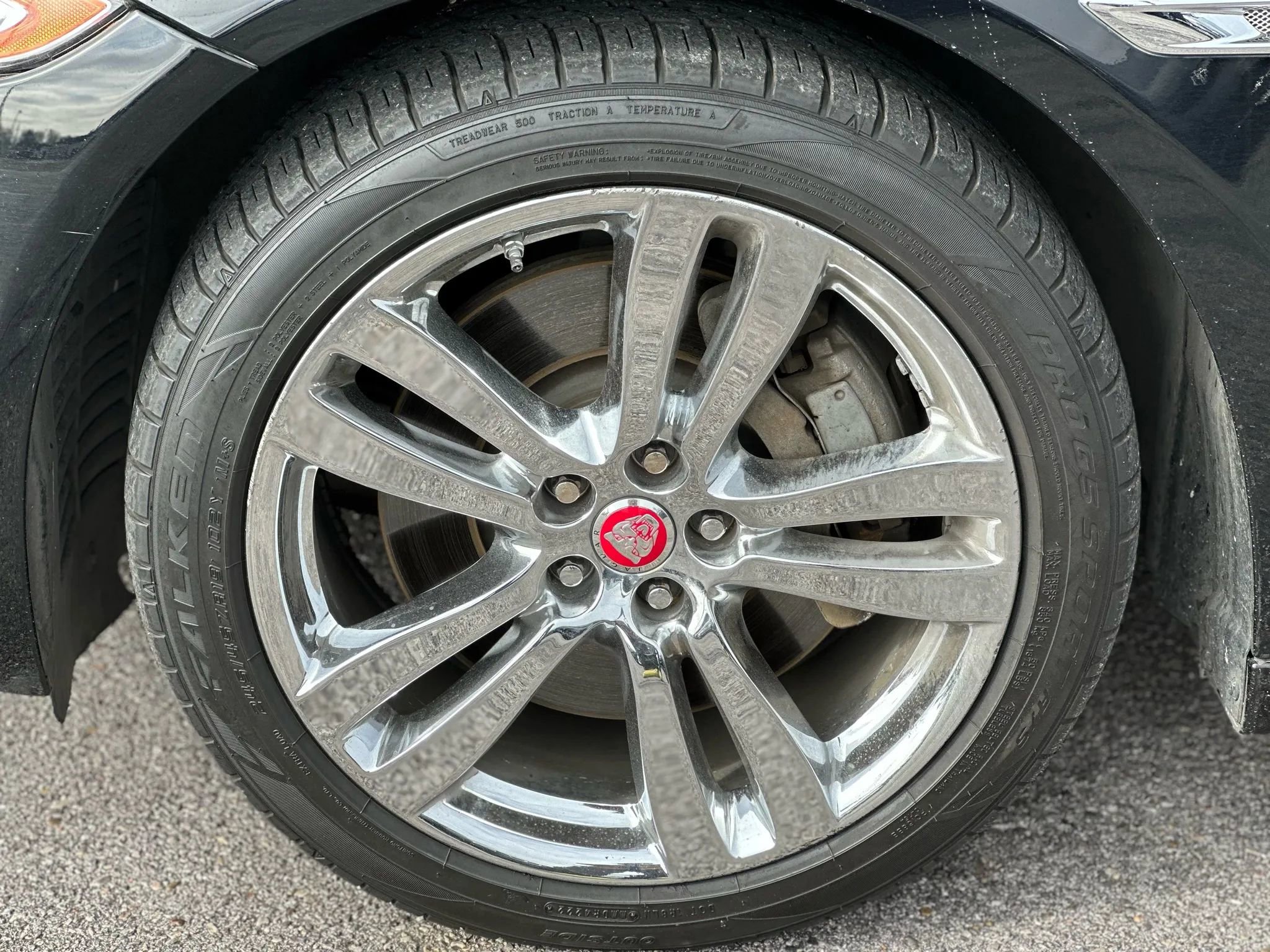 Used 2013 Jaguar XJ image 19